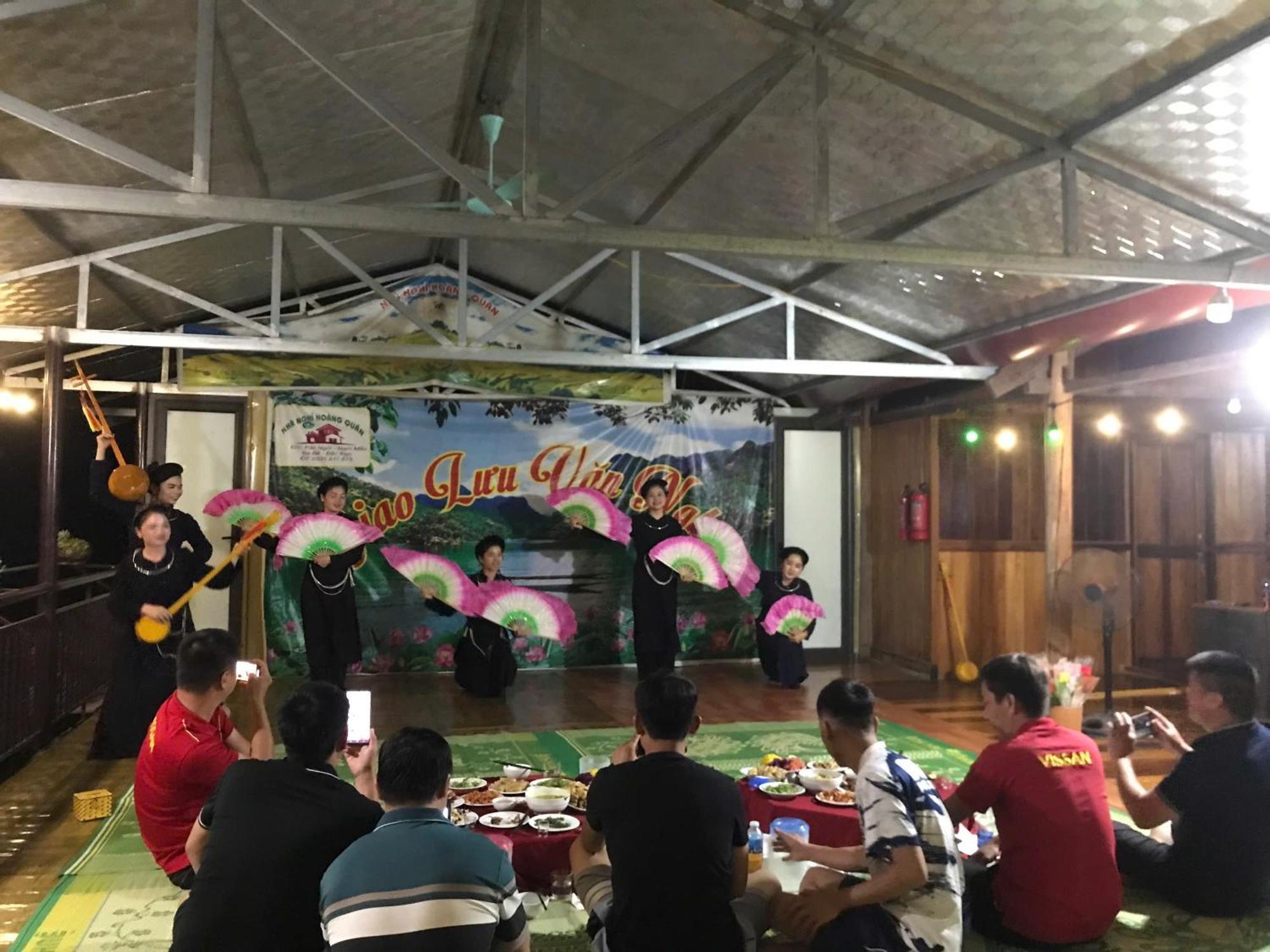 Hoang Quan Homestay Ba Be Экстерьер фото