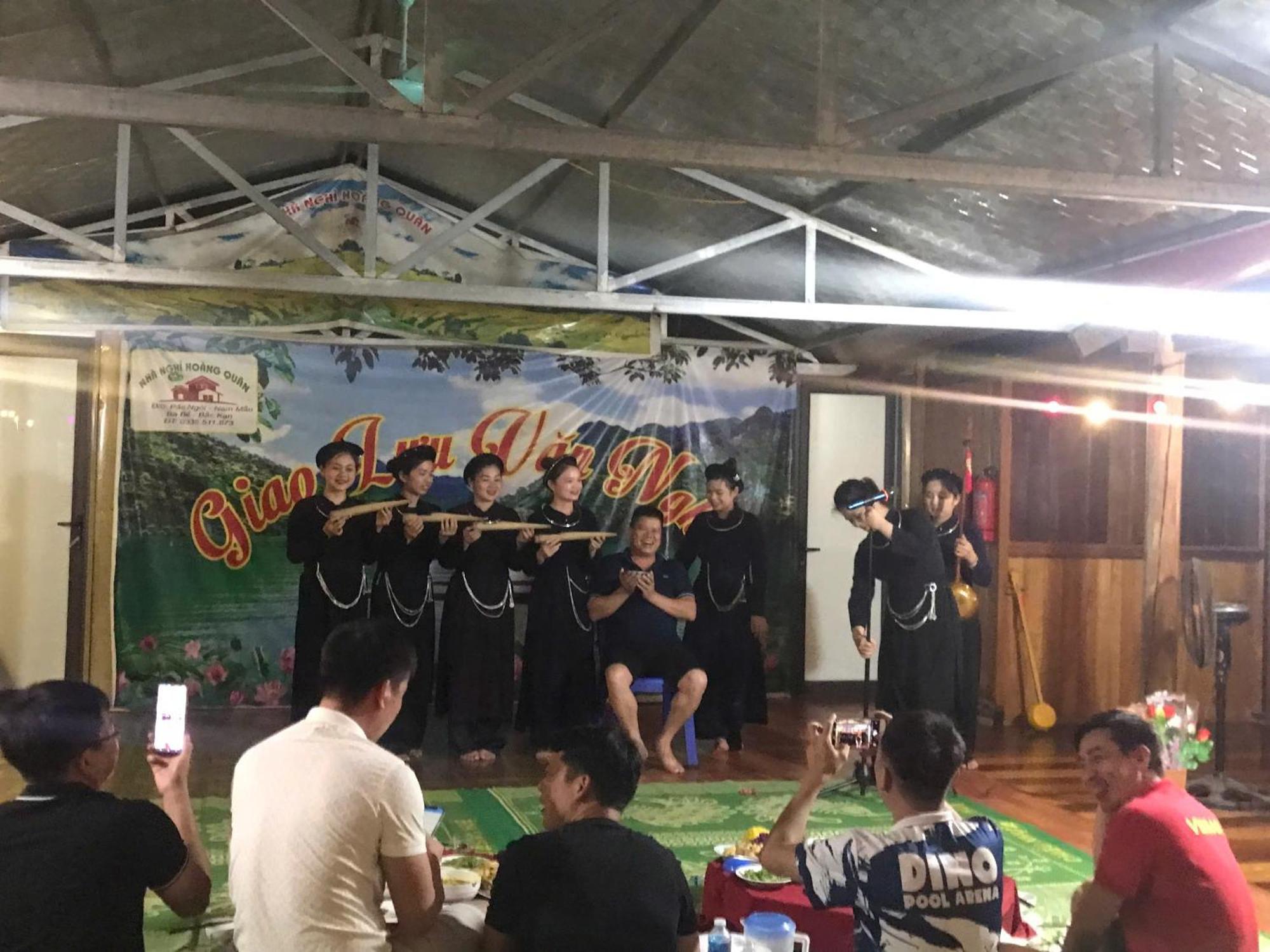 Hoang Quan Homestay Ba Be Экстерьер фото